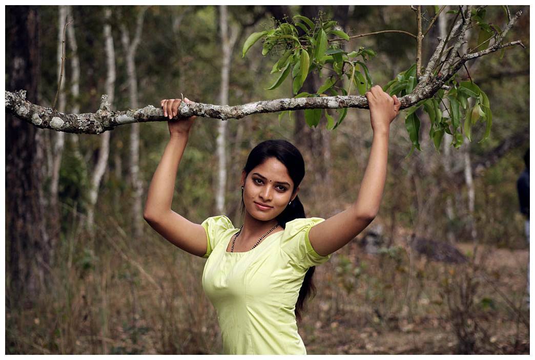 Sanyathara - Pani Vizhum Malar Vanam Movie Stills | Picture 445670