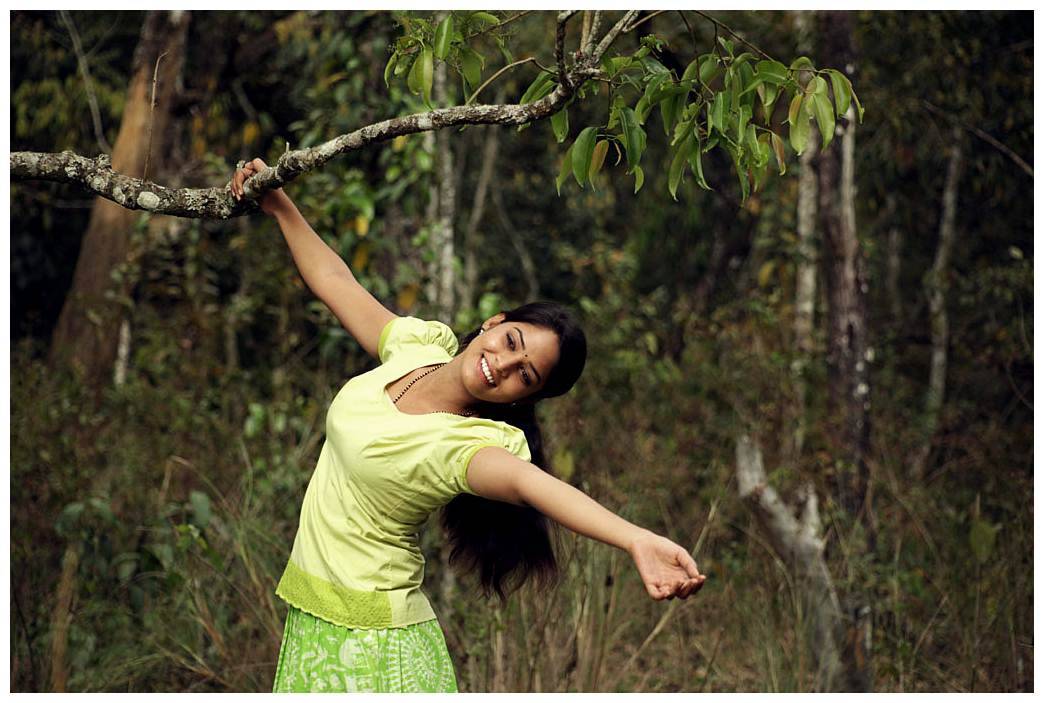 Sanyathara - Pani Vizhum Malar Vanam Movie Stills | Picture 445673