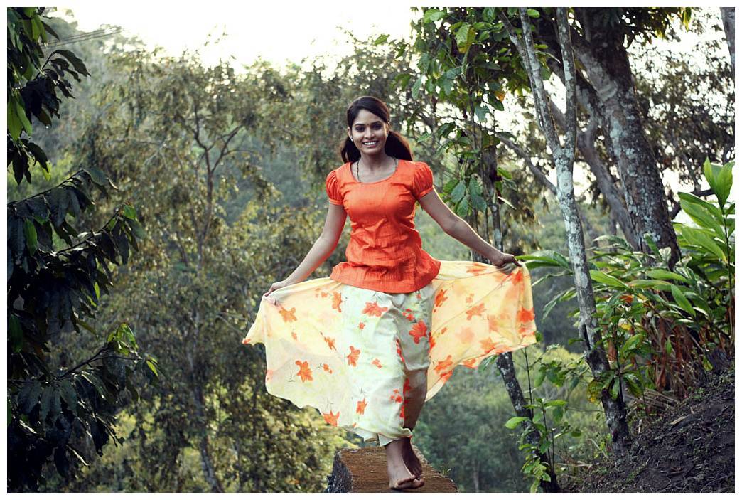 Sanyathara - Pani Vizhum Malar Vanam Movie Stills | Picture 445675
