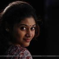 Oviya Helen - Madhayaanai Koottam Movie New Stills | Picture 558752