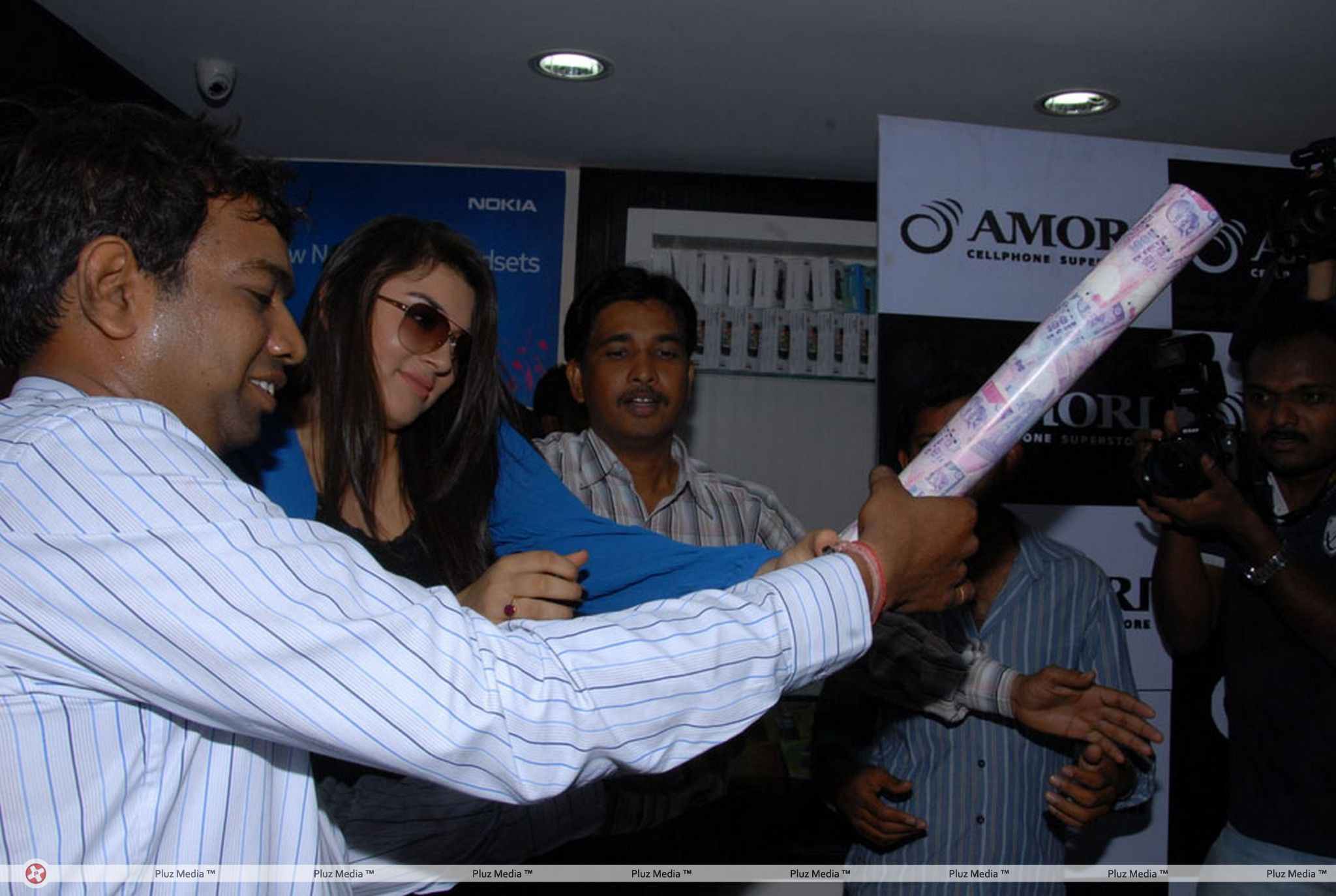 Hansika Launched Amori Cell Phone Shop Pictures | Picture 184960