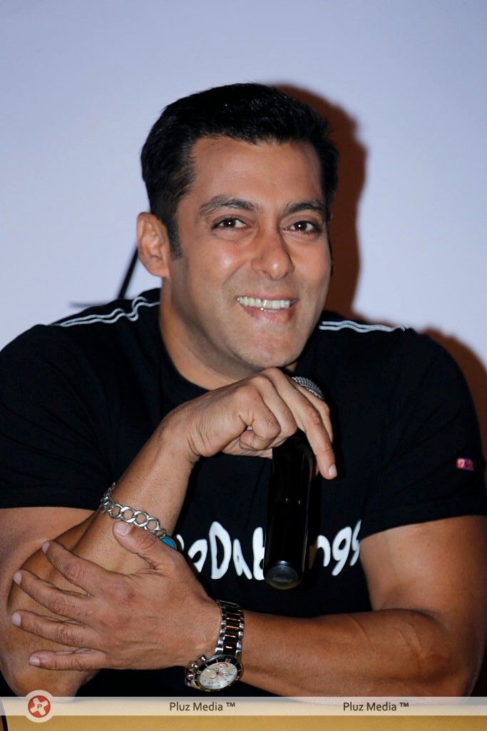 Salman Khan - Salman Khan Promotes Dabangg 2 at Park Hotel Stills | Picture 342983
