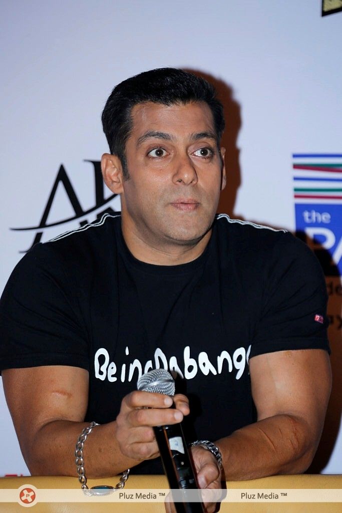 Salman Khan - Salman Khan Promotes Dabangg 2 at Park Hotel Stills | Picture 342987