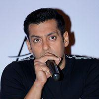 Salman Khan - Salman Khan Promotes Dabangg 2 at Park Hotel Stills | Picture 342947