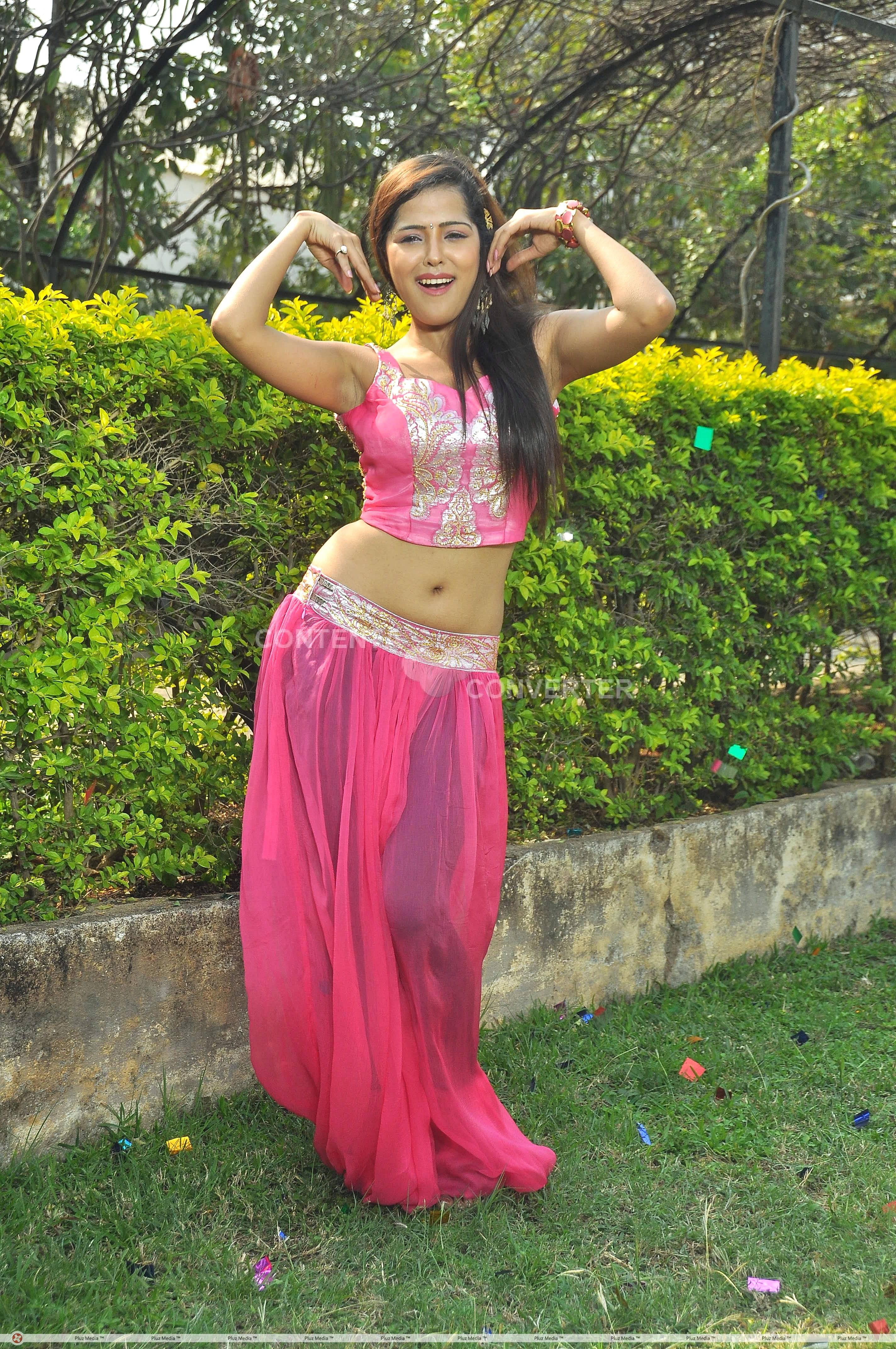 Priyanka Chabra - Athadu Aame O Scooter Movie New Stills | Picture 344417
