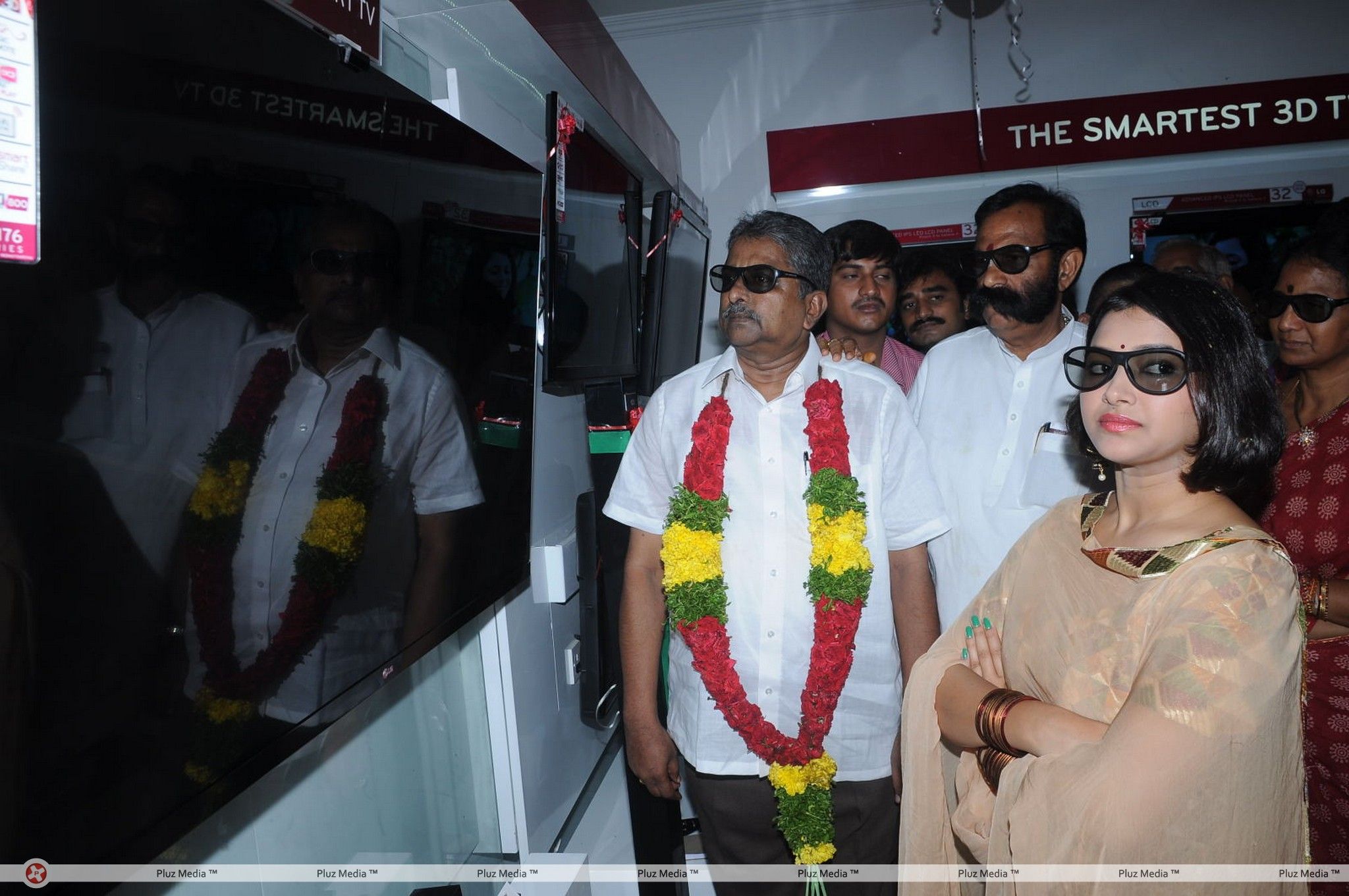 Swetha Basu Launched LG Showroom - Pictures | Picture 230426