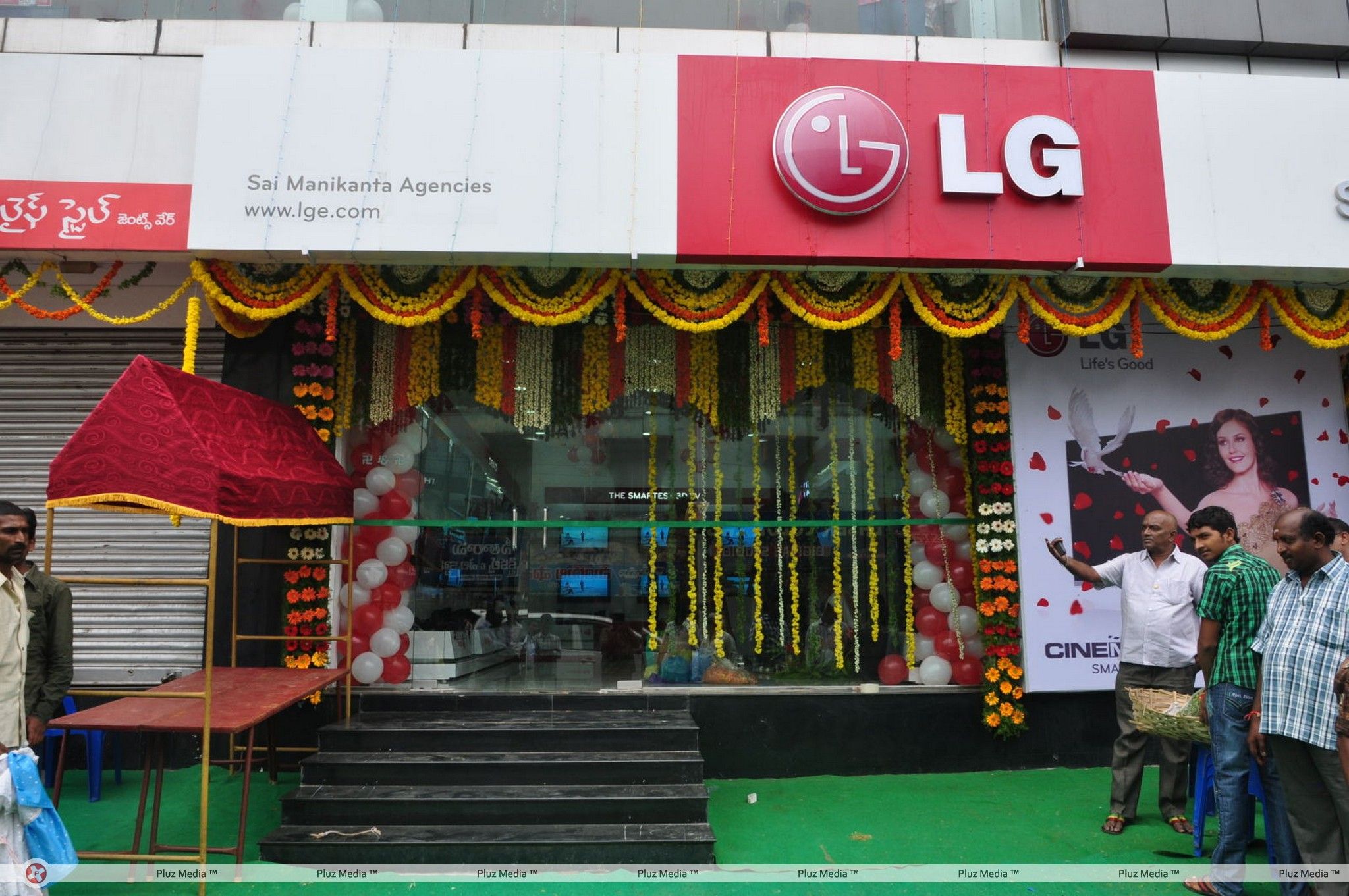 Swetha Basu Launched LG Showroom - Pictures | Picture 230444