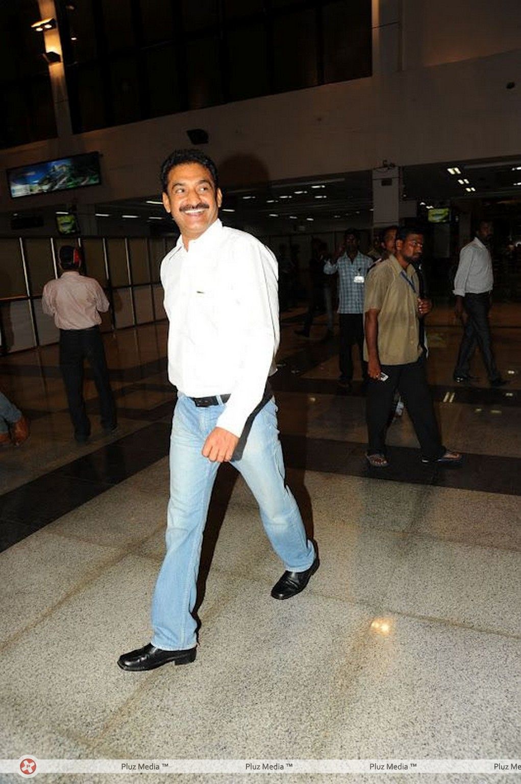 Tollywood Cricket Star Spotted at Vizag Airport - Stills | Picture 230411