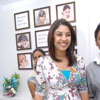Richa Gangopadhyay Inaugurates Naturals Family Spa And Salon - Pictures | Picture 212805