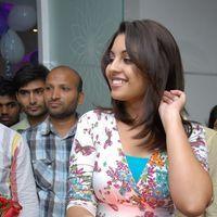 Richa Gangopadhyay Inaugurates Naturals Family Spa And Salon - Pictures | Picture 212831