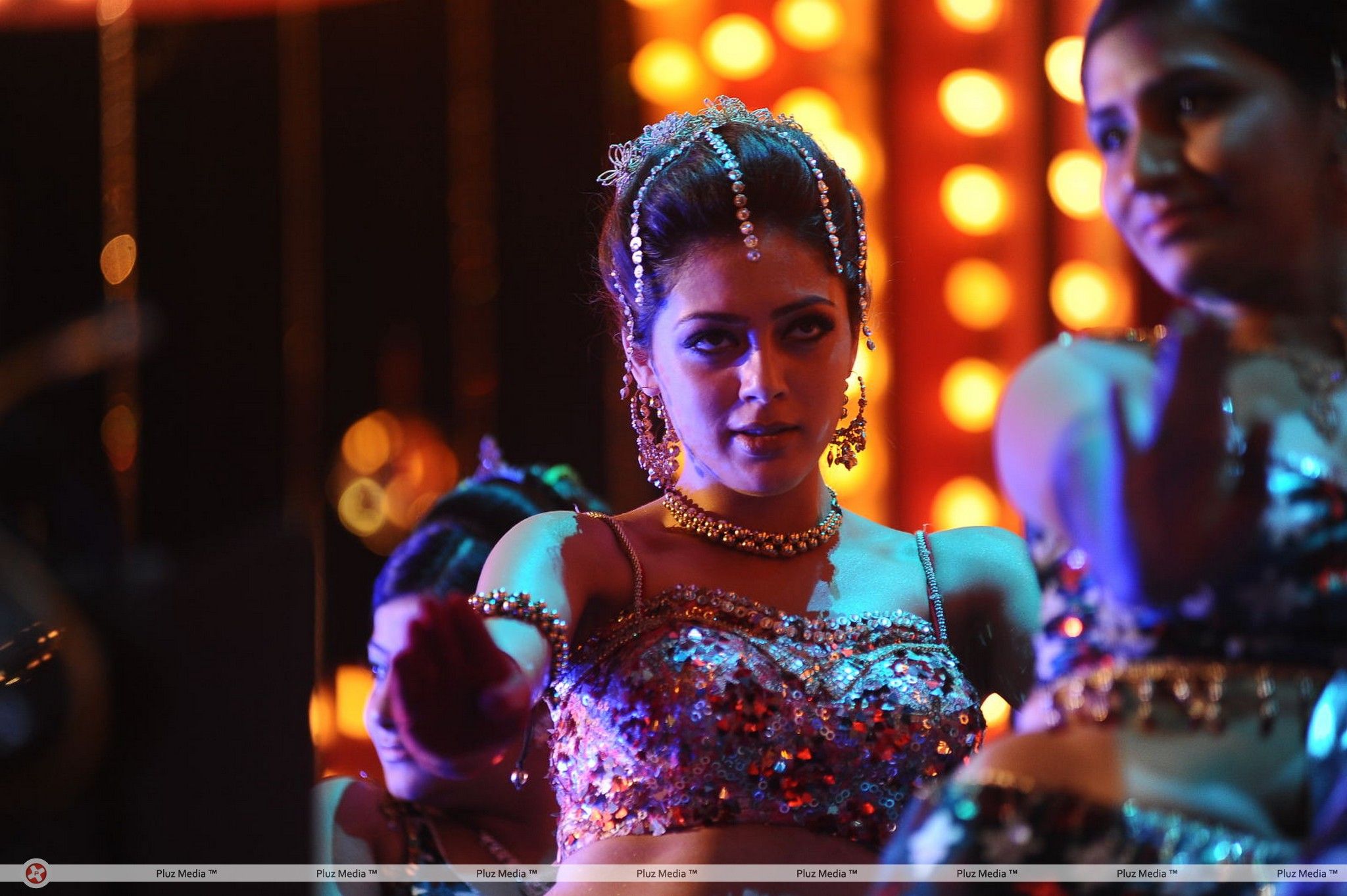 Parvathi Melton Hot in Poovai Poovai Song - Stills | Picture 174956