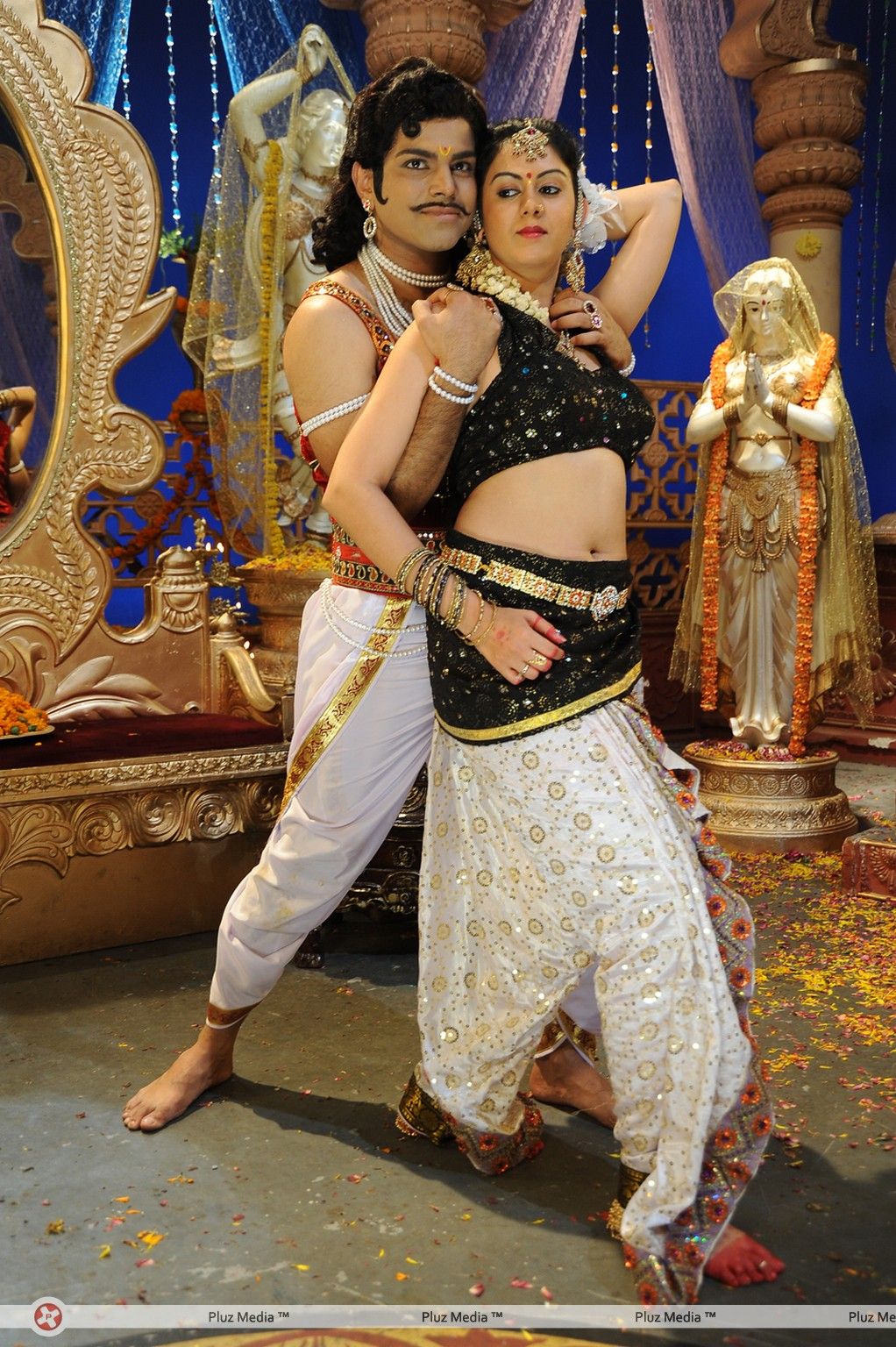 Sri Rama Chandra and Kamna Jethmalani in Sri Jagadguru Adi Shankara  Movie Stills | Picture 203004