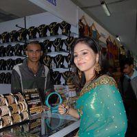 Zarine Khan Latest Photos at Parinaya Wedding Fair Opening | Picture 321548