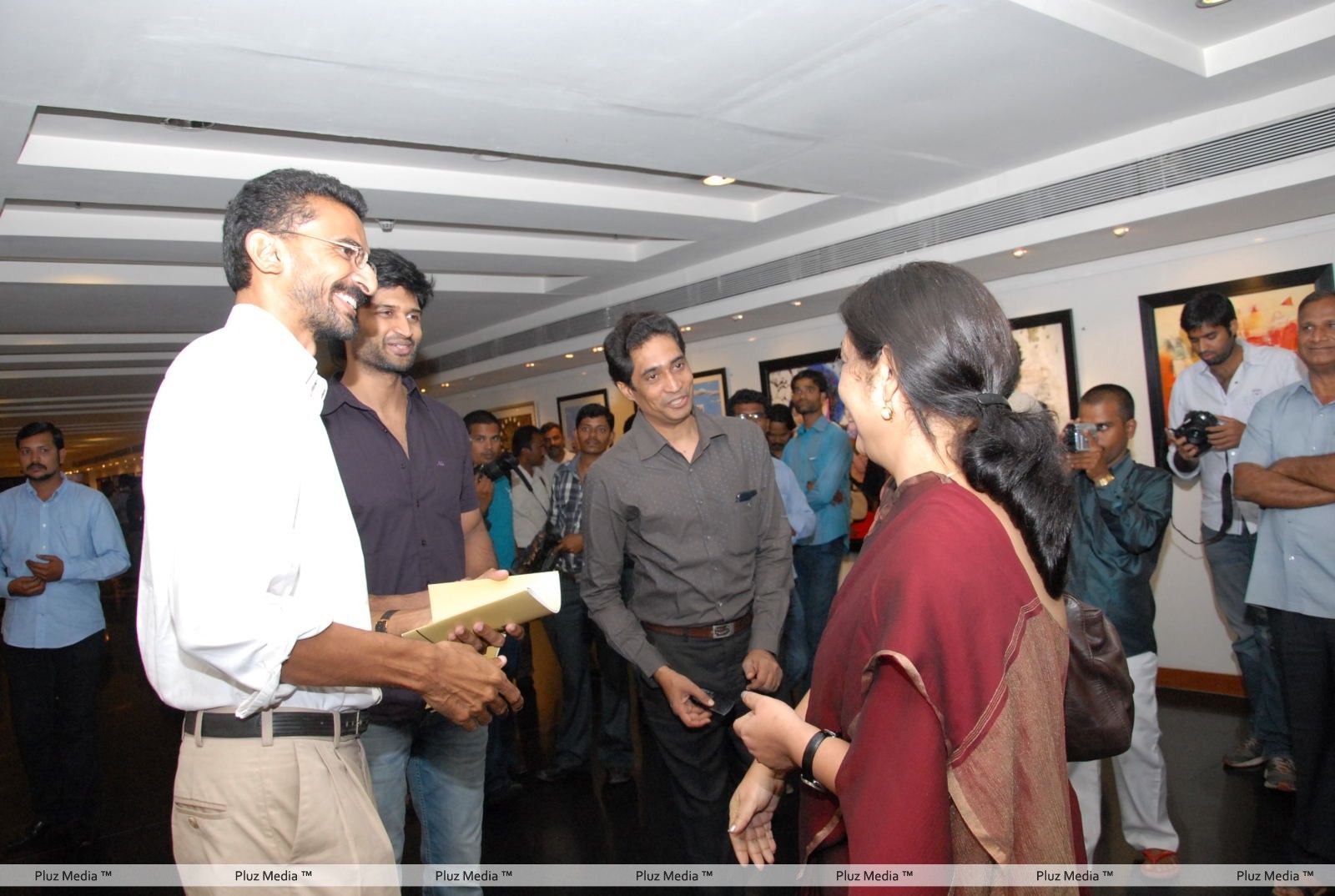 Celebs at Muse Art Gallery - Photos | Picture 291480