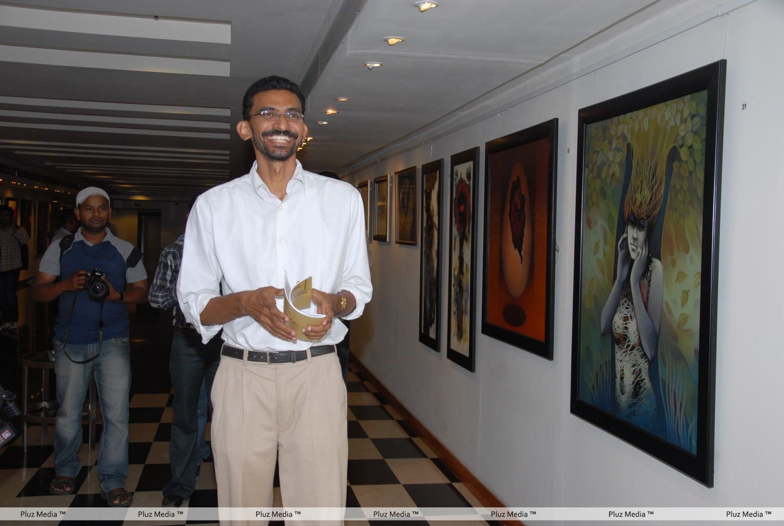 Sekhar Kammula - Celebs at Muse Art Gallery - Photos | Picture 291518