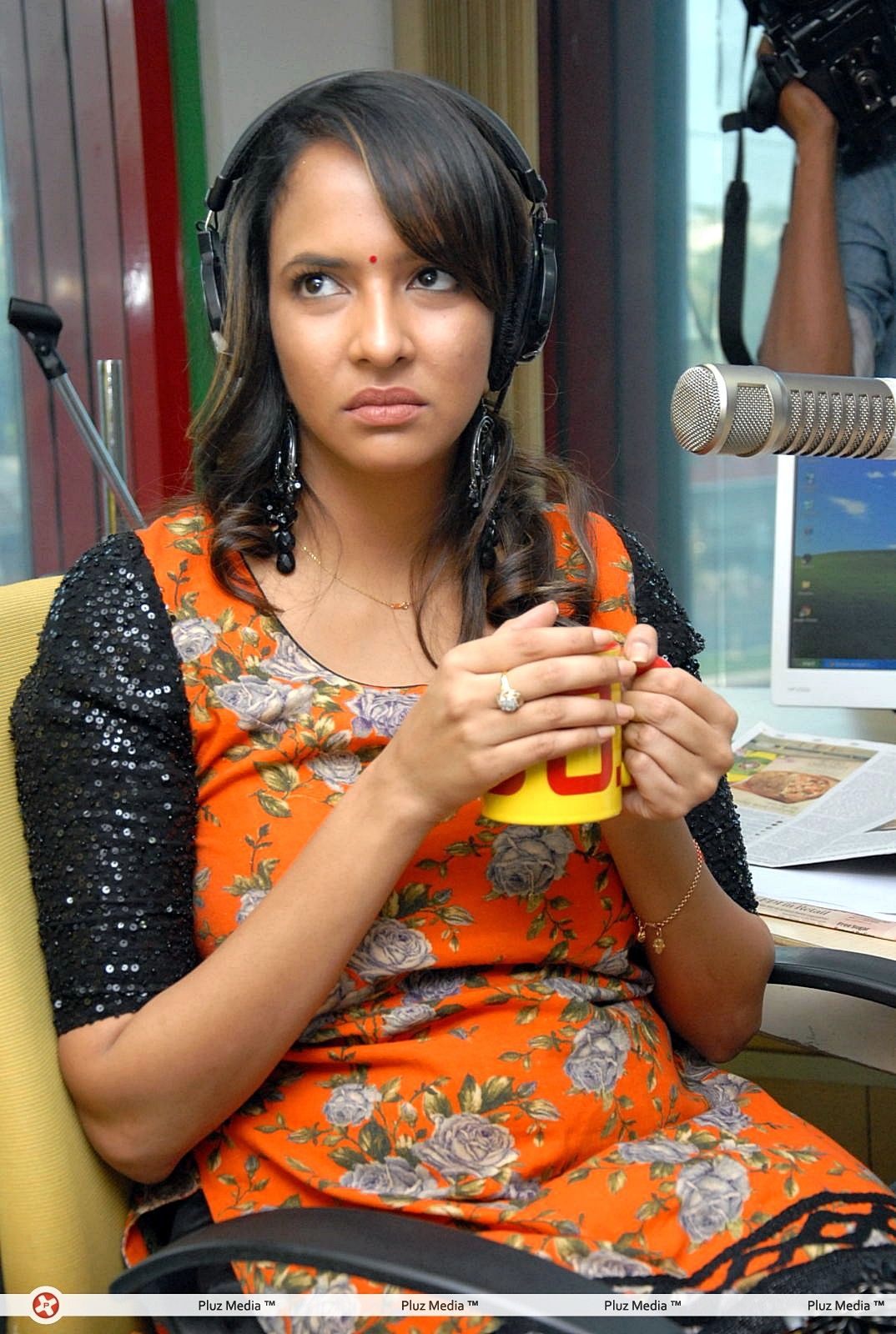Lakshmi Manchu - Lakshmi Manchu Says About Gundello Godari in Radio Mirchi Photos | Picture 304196