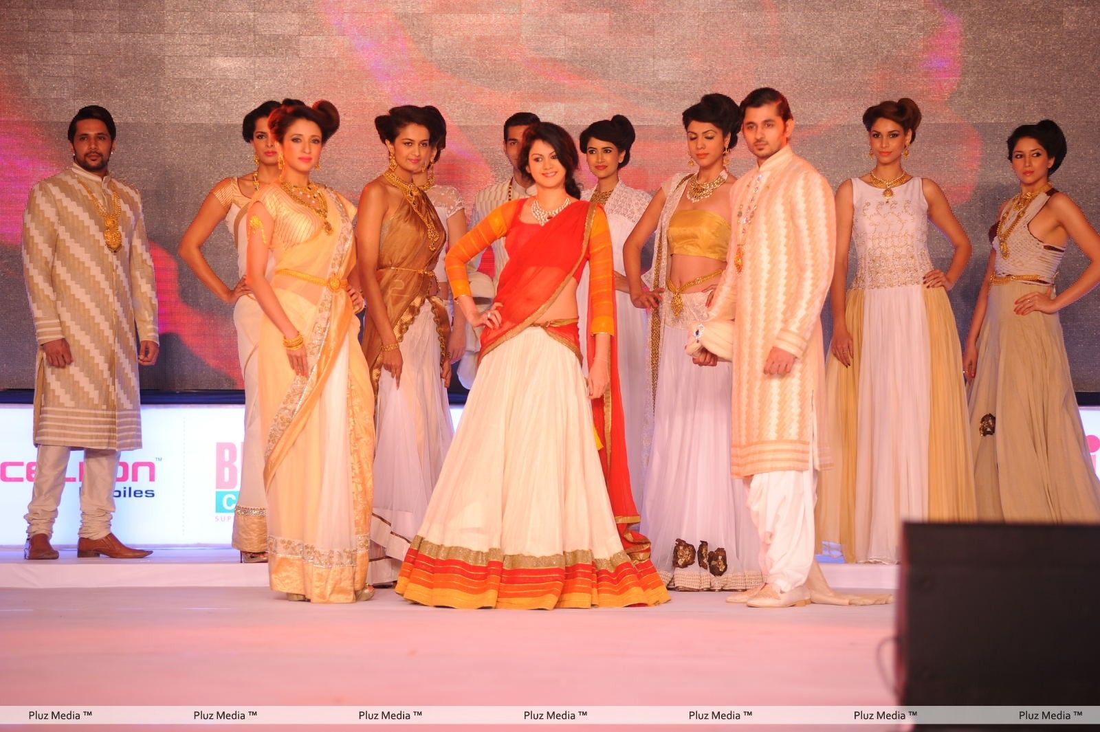 Heroines Ramp Walk at South Spin Fashion Awards Stills | Picture 271540