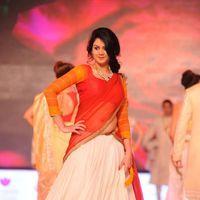 Kamna Jethmalani - Heroines Ramp Walk at South Spin Fashion Awards Stills | Picture 271505