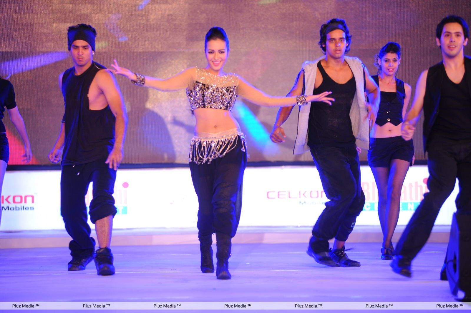 Dances at SouthSpin Fashion Awards 2012 Pictures | Picture 271596