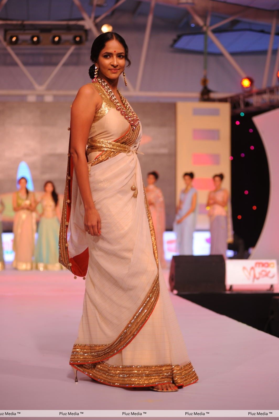 Lakshmi Prasanna - Heroines Ramp Walk at South Spin Fashion Awards Stills | Picture 271446