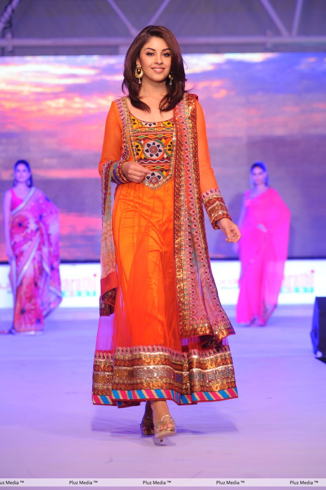 Richa Gangopadhyay - Heroines Ramp Walk at South Spin Fashion Awards Stills | Picture 271462