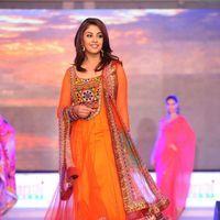 Richa Gangopadhyay - Heroines Ramp Walk at South Spin Fashion Awards Stills | Picture 271466