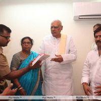 Governor Visit to Mr. A.M. Ratnam's Baba Temple Photos | Picture 275294