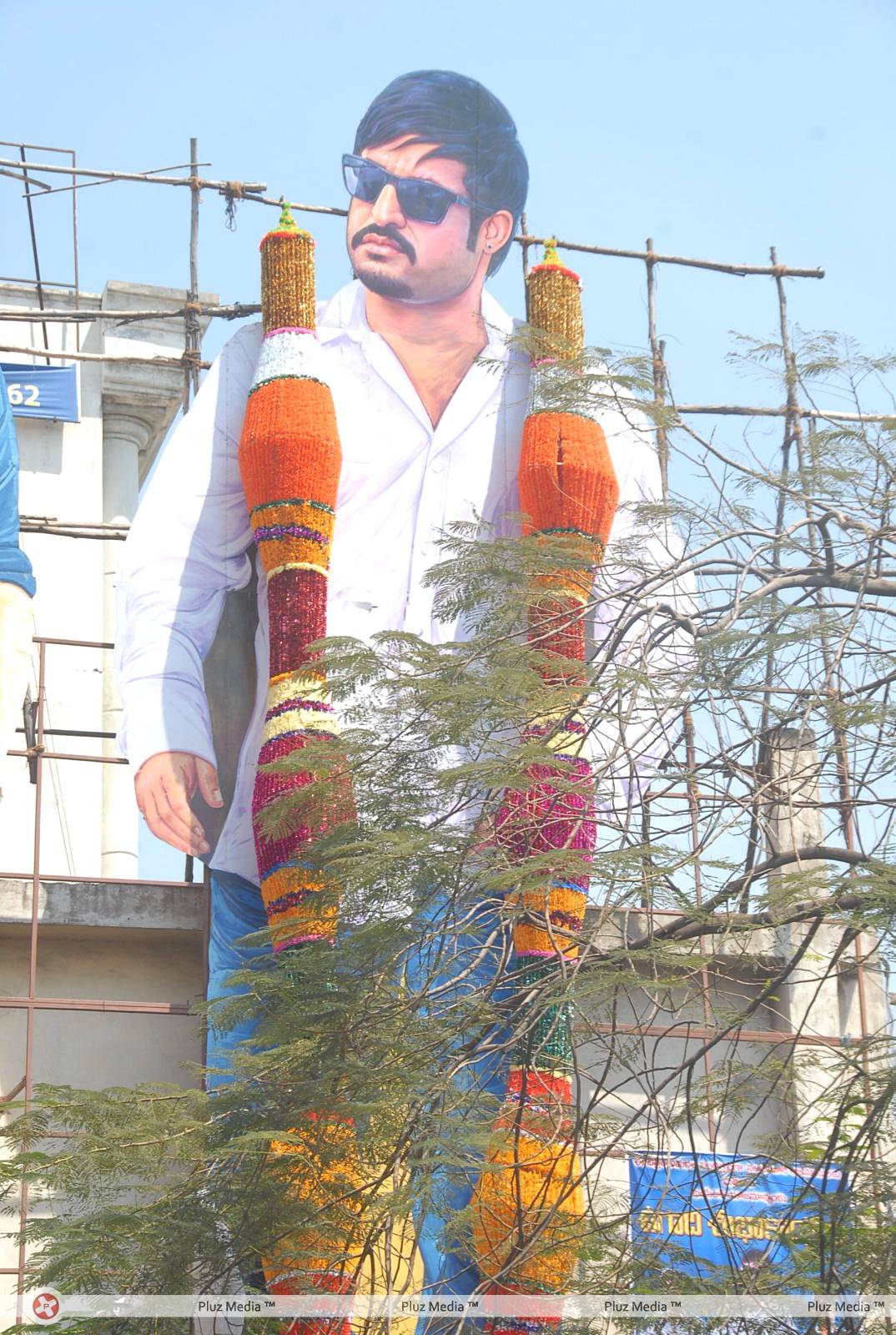 Baadshah Hungama at RTC X Roads Photos | Picture 425719
