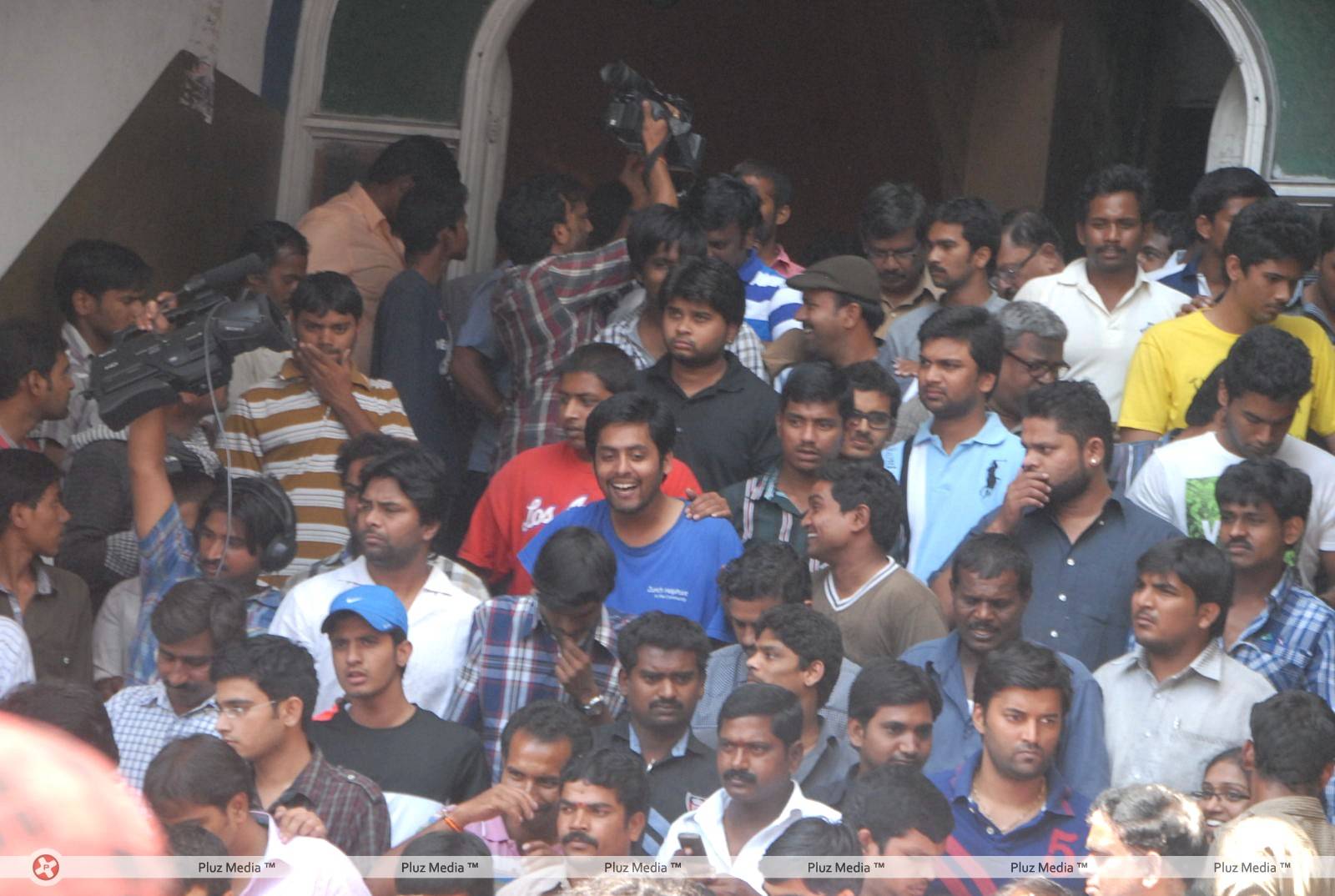 Baadshah Hungama at RTC X Roads Photos | Picture 425673