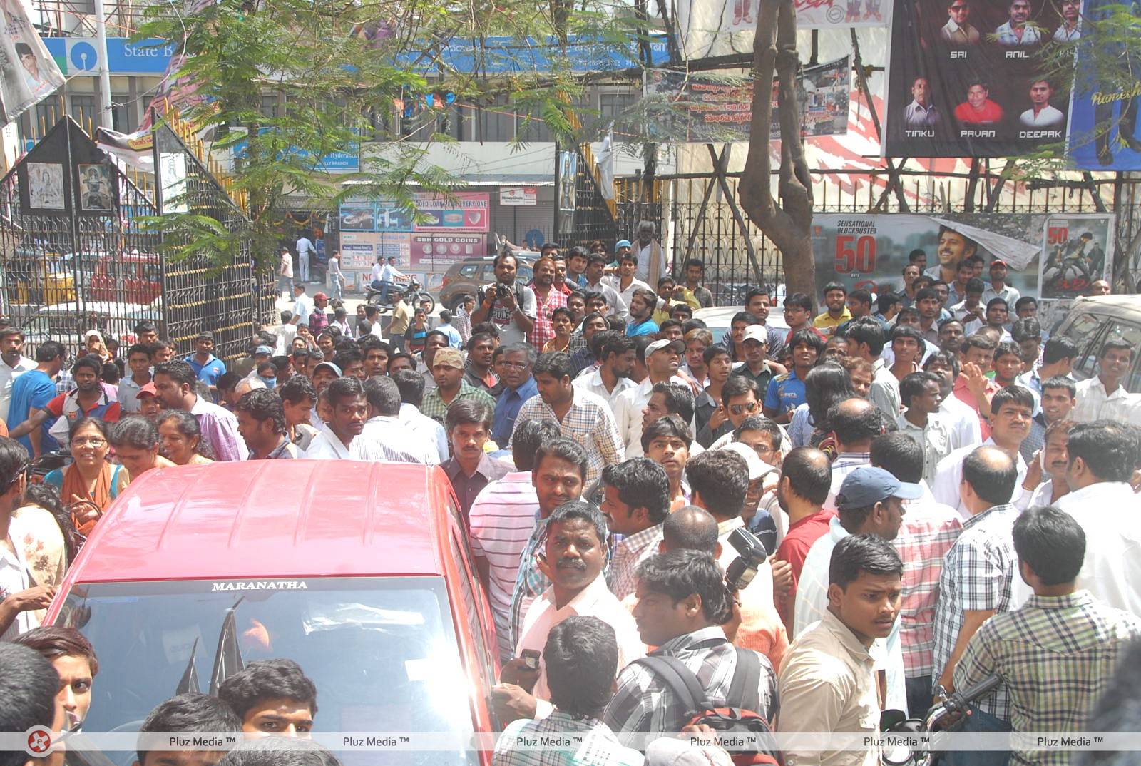 Baadshah Hungama at RTC X Roads Photos | Picture 425683
