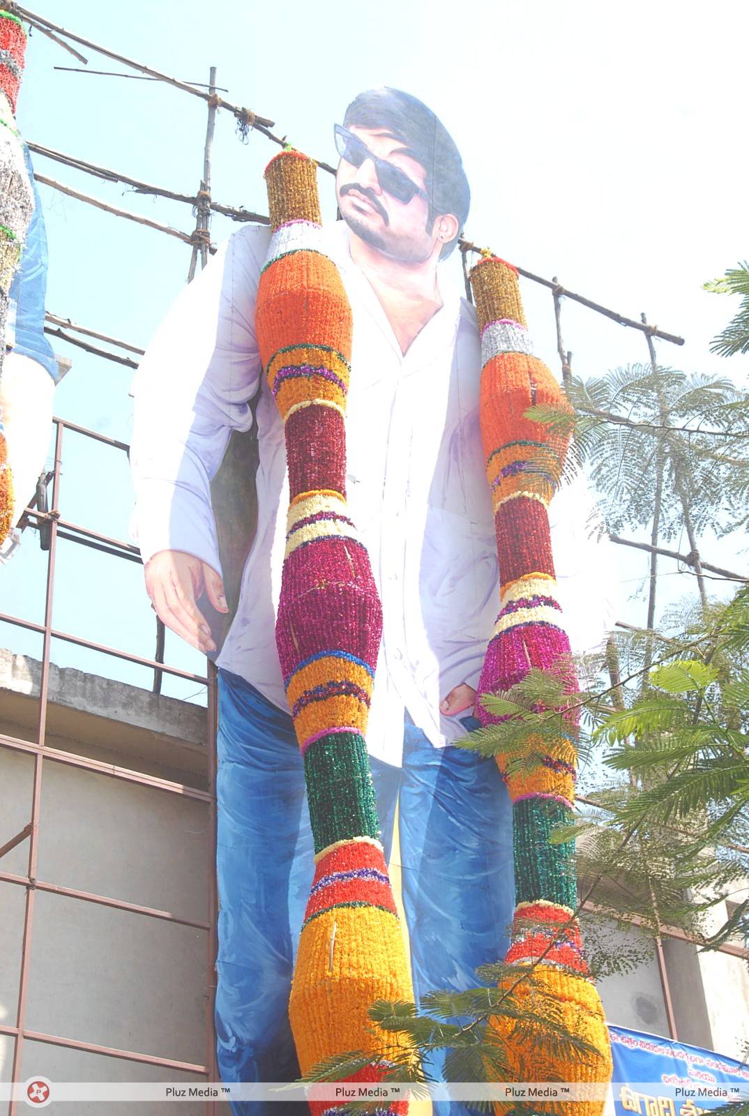 Baadshah Hungama at RTC X Roads Photos | Picture 425703