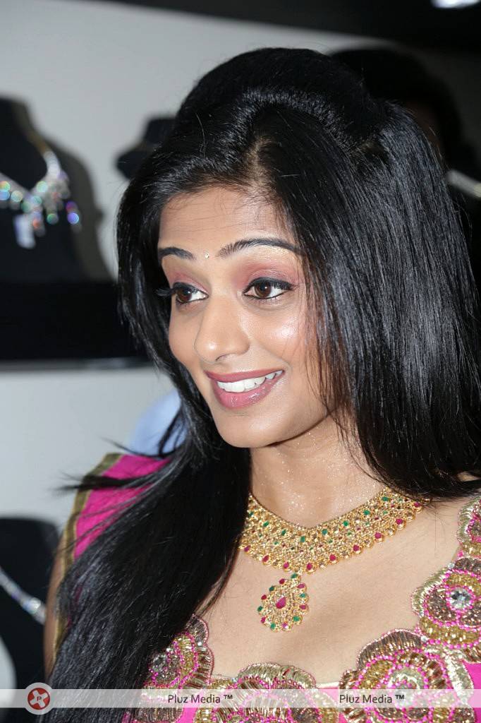 Priyamani - Priyamani Launches Jos Alukkas New Store Pictures | Picture 426488