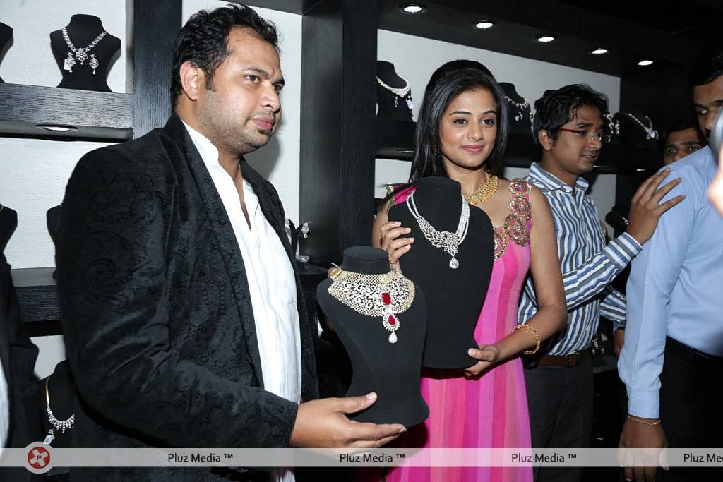 Priyamani - Priyamani Launches Jos Alukkas New Store Pictures | Picture 426496