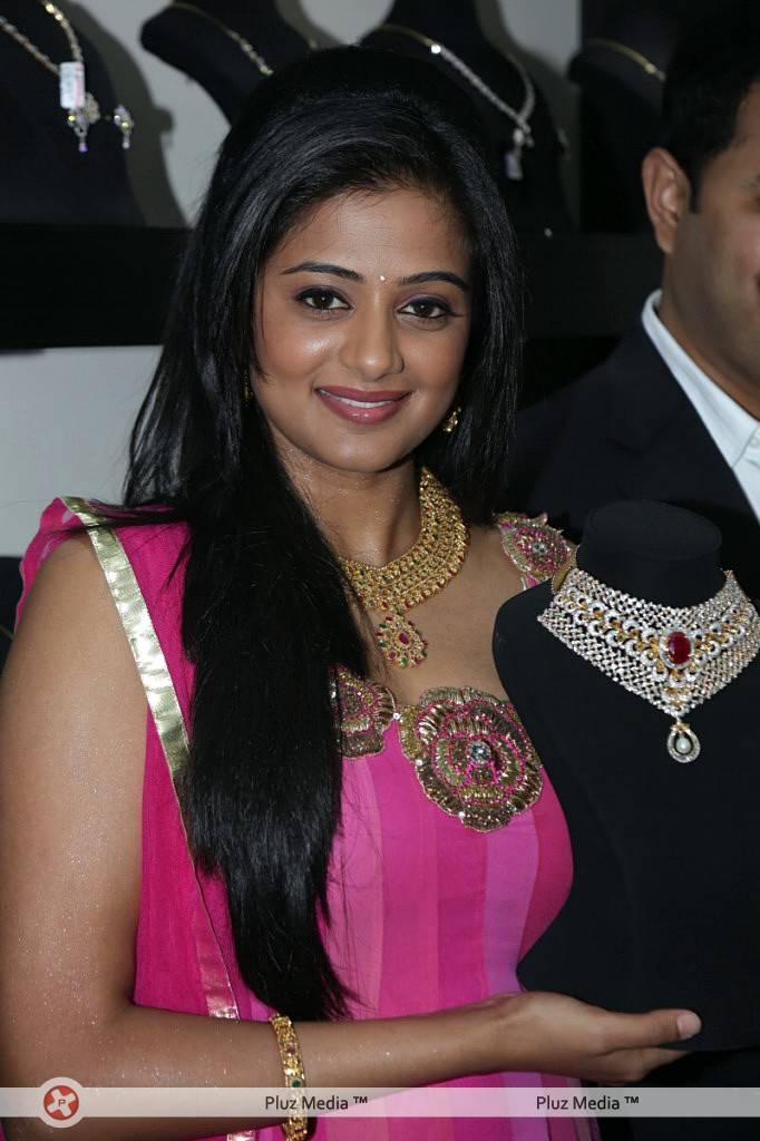 Priyamani - Priyamani Launches Jos Alukkas New Store Pictures | Picture 426498