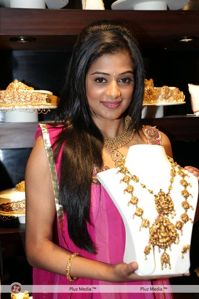 Priyamani - Priyamani Launches Jos Alukkas New Store Pictures | Picture 426528