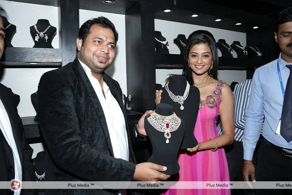 Priyamani Launches Jos Alukkas New Store Pictures | Picture 426549