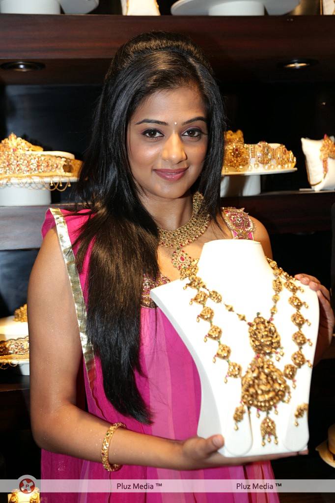 Priyamani - Priyamani Launches Jos Alukkas New Store Pictures | Picture 426555