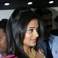 Priyamani - Priyamani Launches Jos Alukkas New Store Pictures