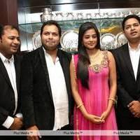 Priyamani - Priyamani Launches Jos Alukkas New Store Pictures | Picture 426511