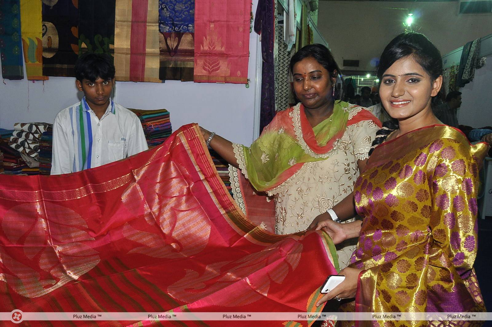 Swathi (Actress) - Swathi Launches Trendz Exhibition Stills | Picture 432651