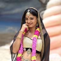 Anushka Cute Stills in Mirchi Movie | Picture 437704