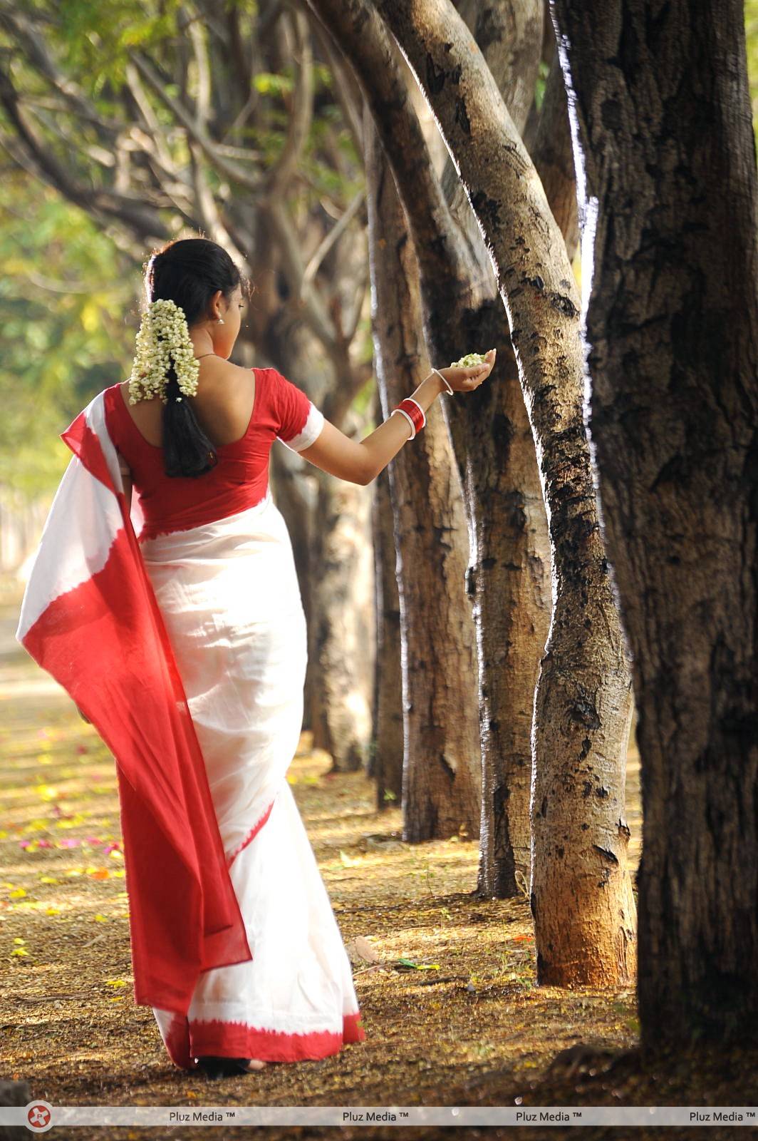 Sri Divya - Mallela Theeram Telugu Movie Stills | Picture 443577