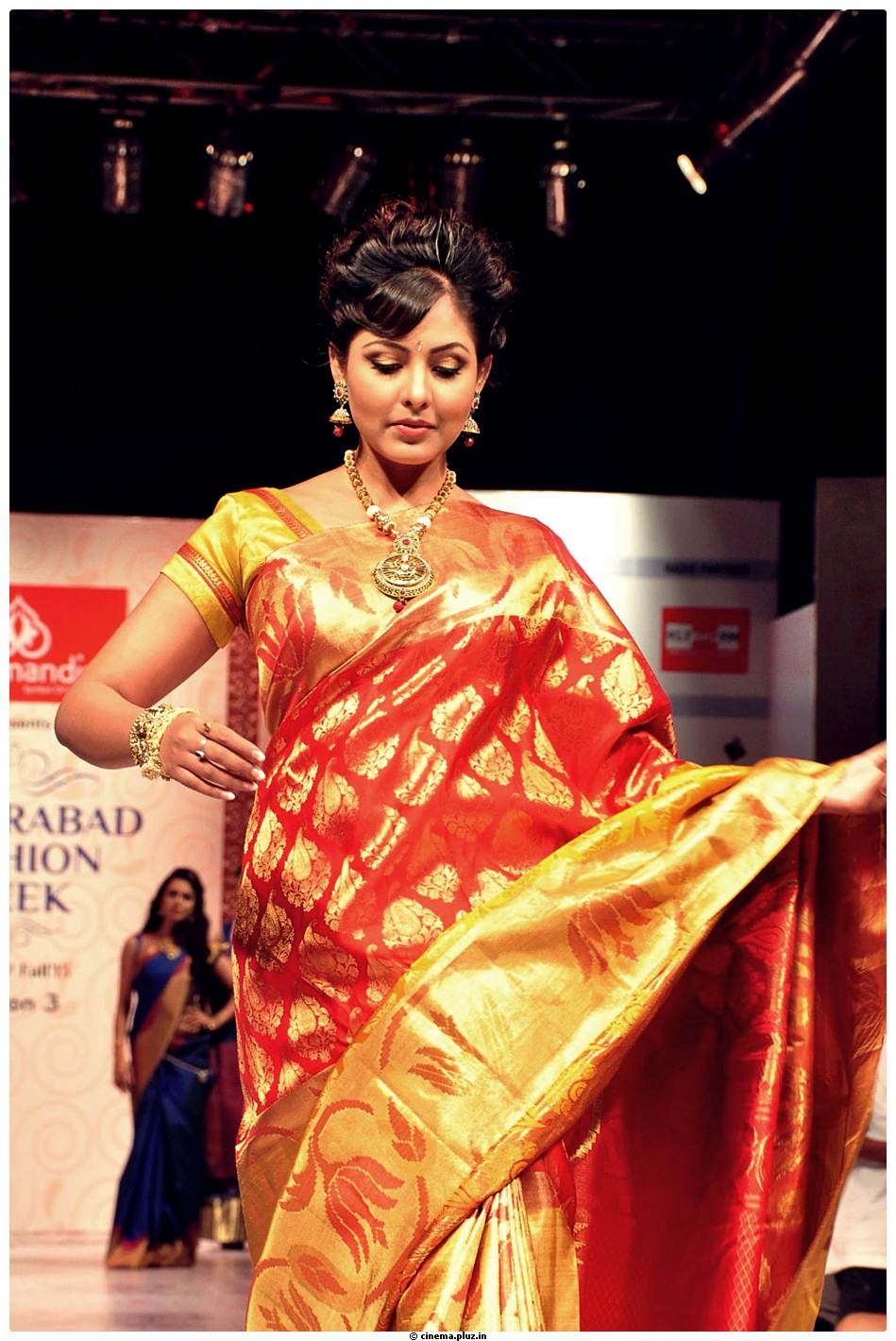 Madhu Shalini Ramp Walk at Hyderabad Fashion Week 2013 Photos | Picture 524255