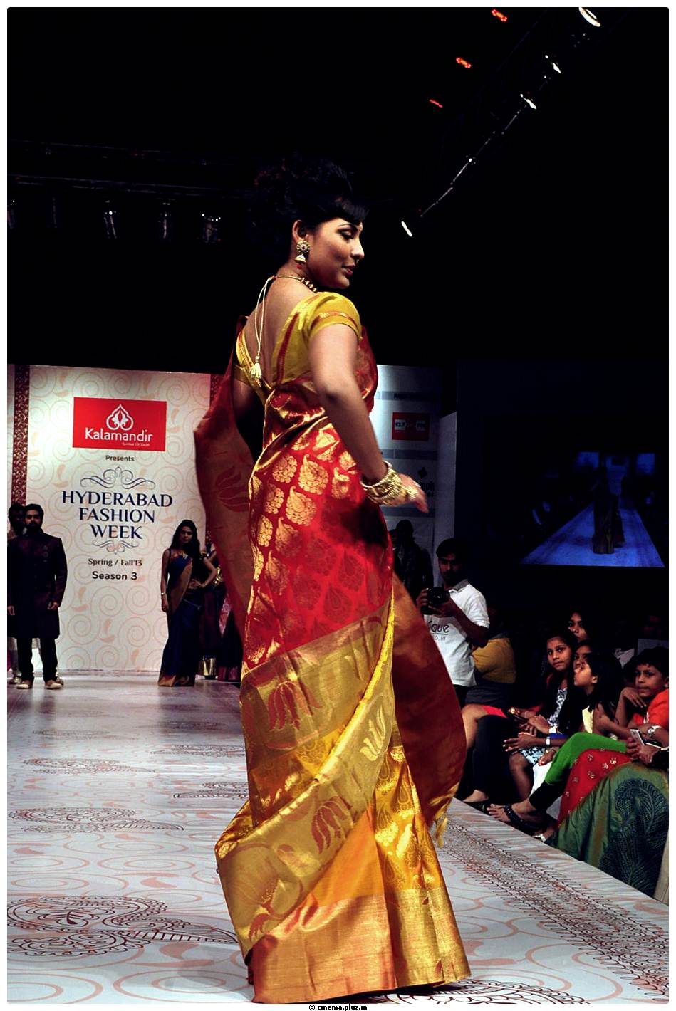 Madhu Shalini Ramp Walk at Hyderabad Fashion Week 2013 Photos | Picture 524256