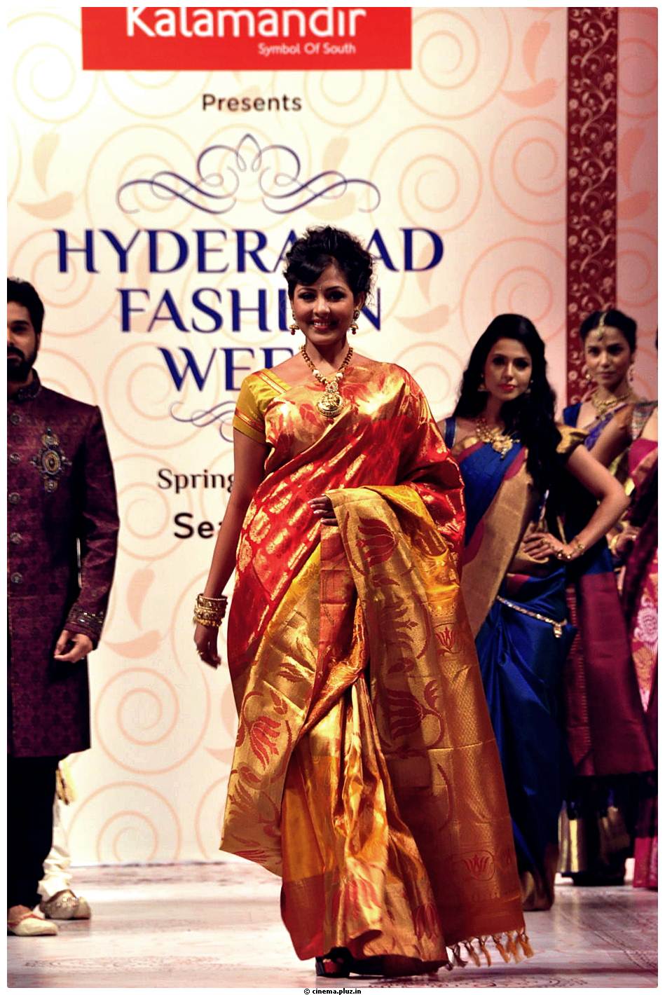 Madhu Shalini Ramp Walk at Hyderabad Fashion Week 2013 Photos | Picture 524263