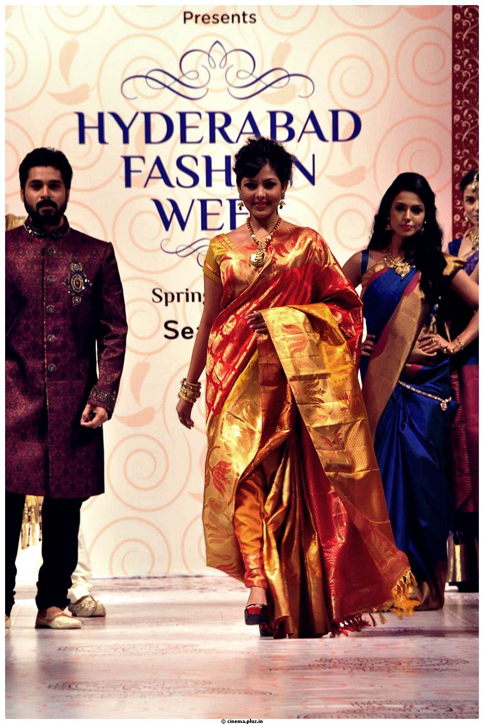 Madhu Shalini Ramp Walk at Hyderabad Fashion Week 2013 Photos | Picture 524264