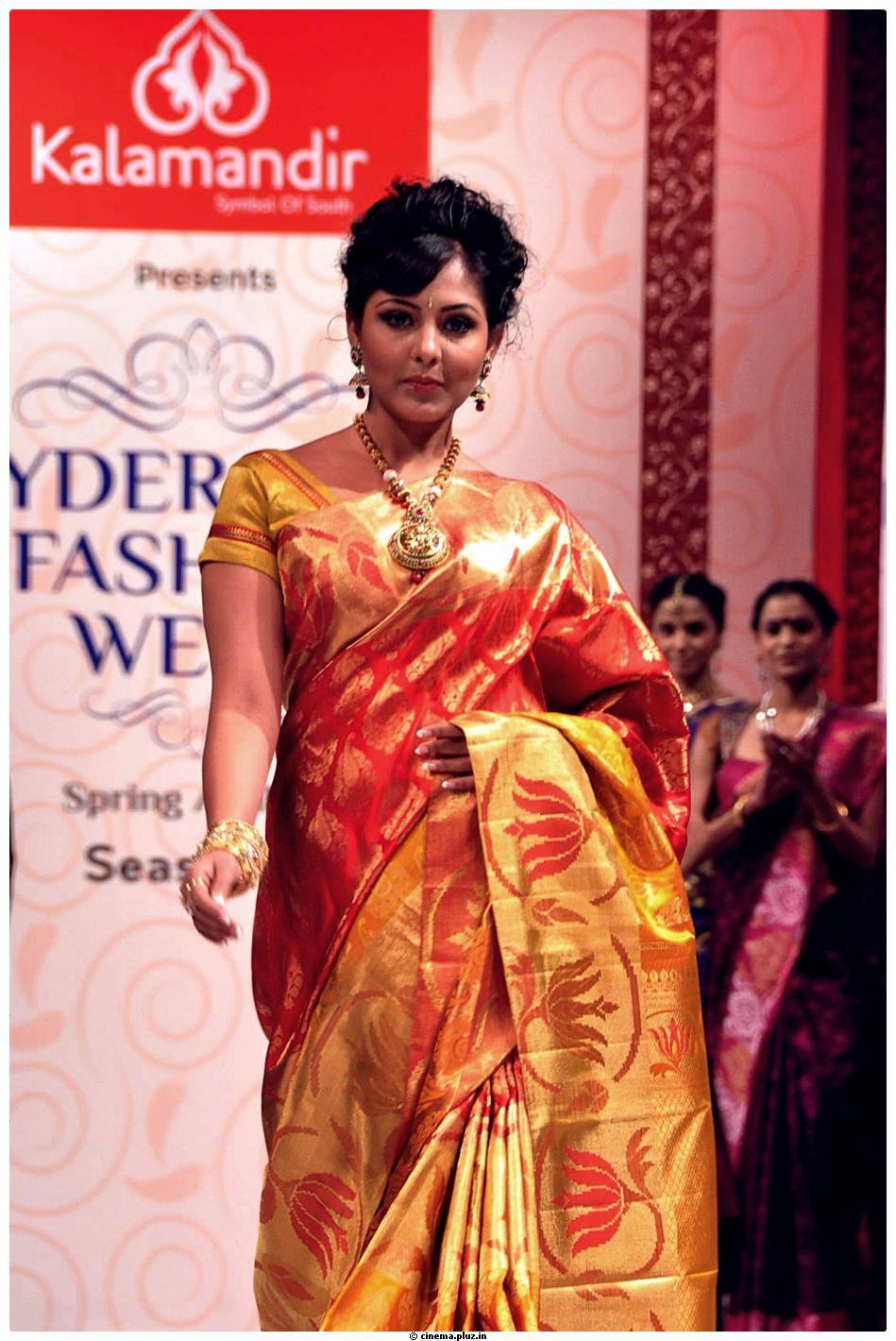 Madhu Shalini Ramp Walk at Hyderabad Fashion Week 2013 Photos | Picture 524270