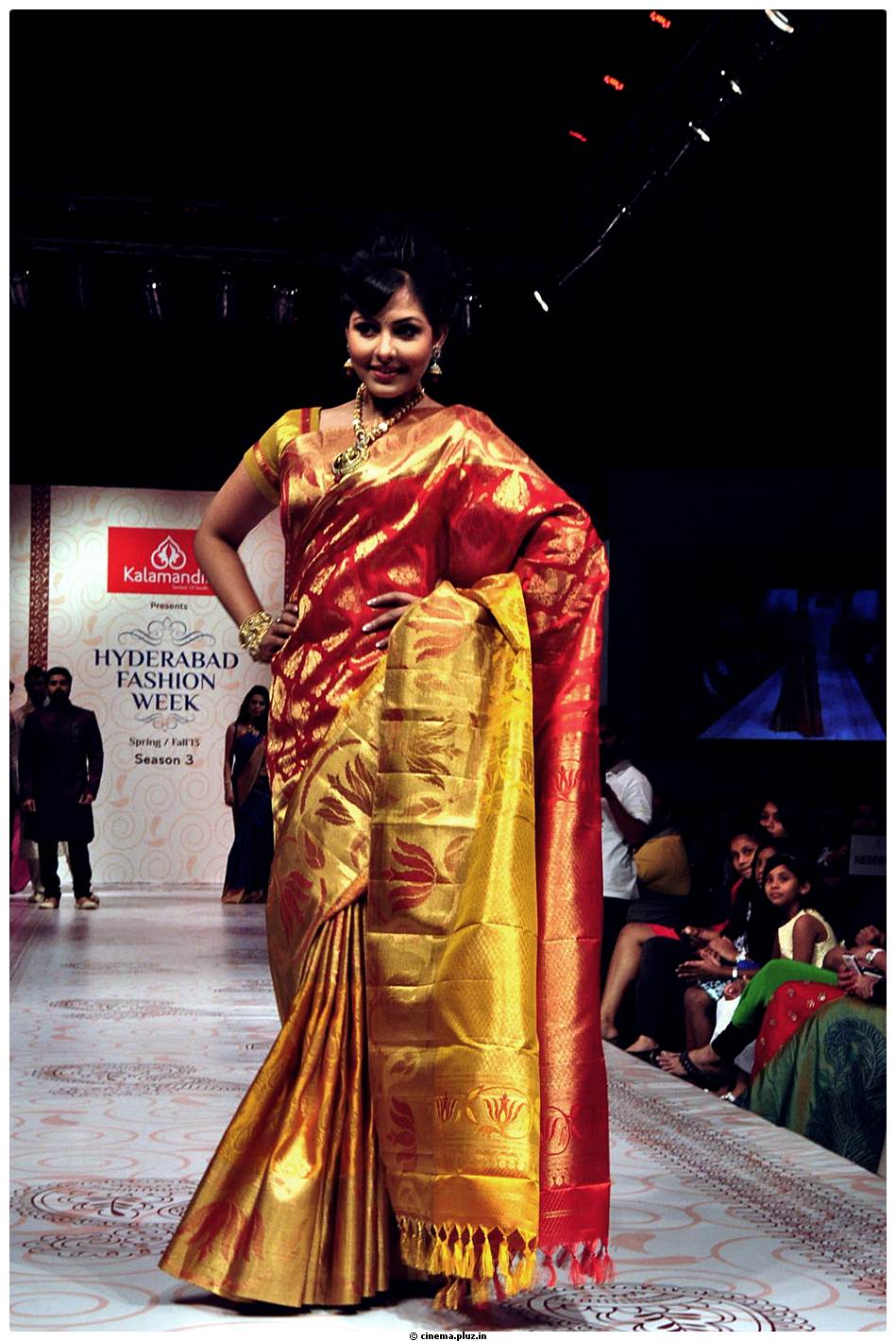 Madhu Shalini Ramp Walk at Hyderabad Fashion Week 2013 Photos | Picture 524272
