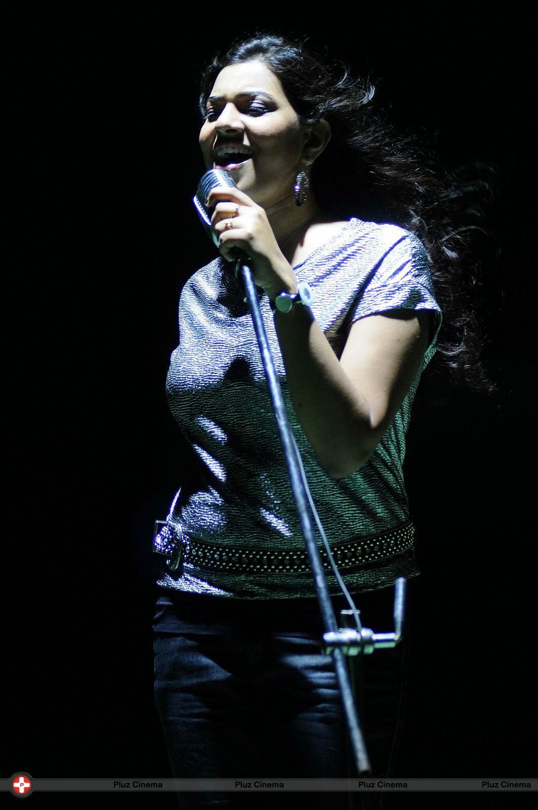 Singer Geetha Madhuri Singing Photos | Picture 528450
