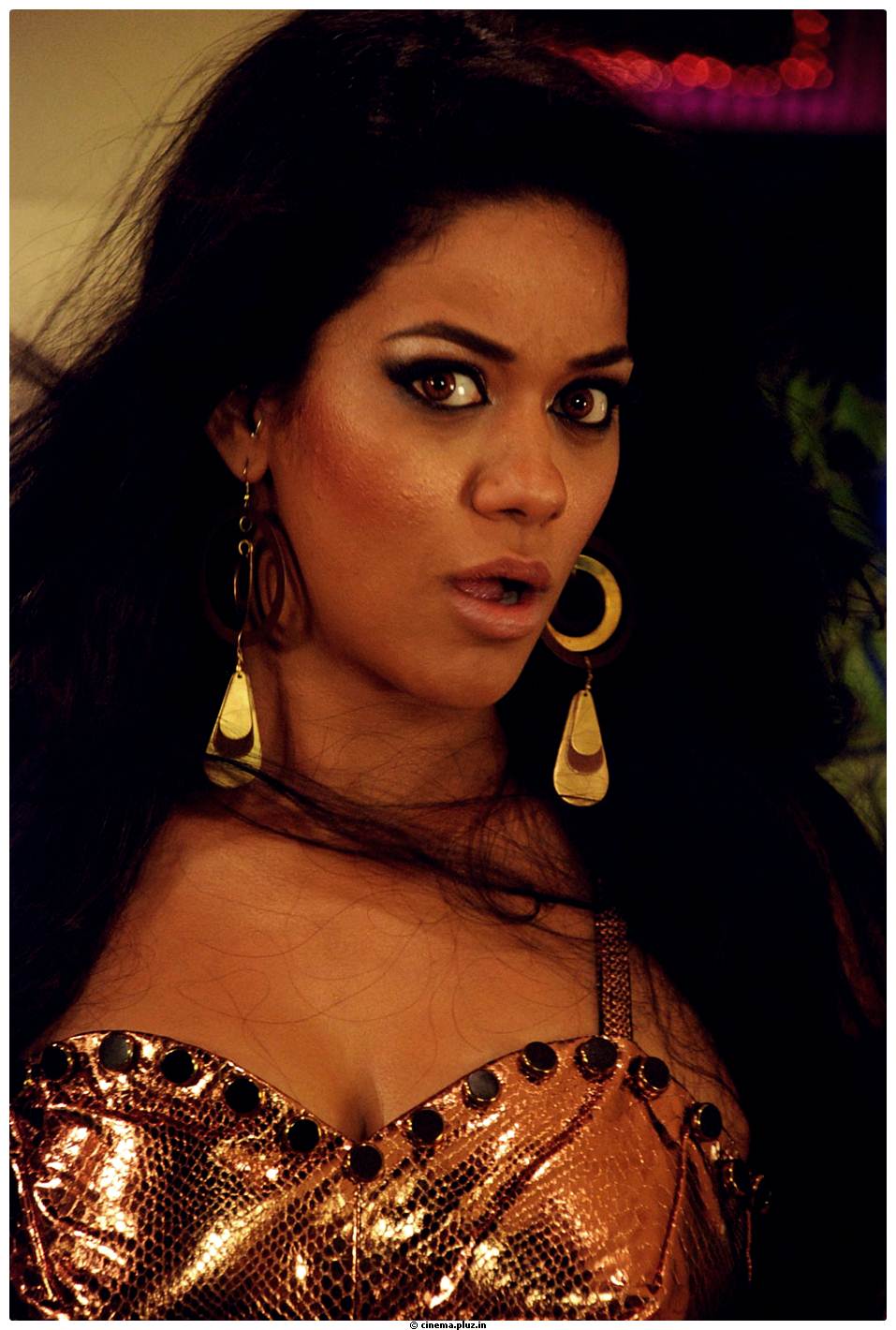 Mumaith Khan Spicy Pictures | Picture 531925